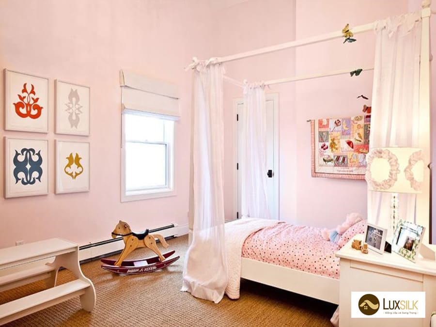 giấy dán tường màu hồng pastel phòng ngủ